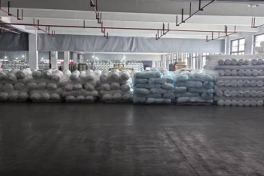 Szürke szövet gyártás-kész termékelhelyezési terület